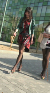 花裙性感黑丝长腿