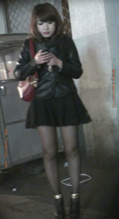 黑色花裙小少妇