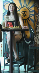 小少妇坐着还别忘夹住