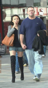 长筒牛仔短裙少妇