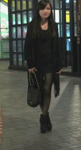 商场包臀黑丝少妇