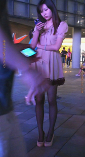 黑丝短裙小少妇打电话