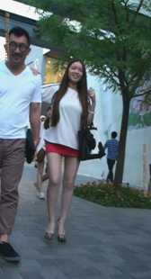 红色超短裙长腿少妇