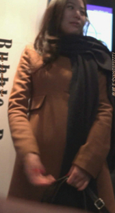 商场黄裙小少妇