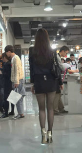 商场性感高跟黑丝漂亮少妇