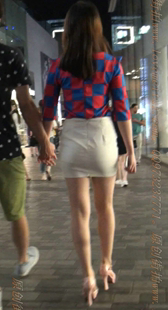 白色包臀的高跟美腿MM