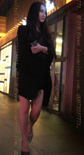 黑色包臀尖高跟的美艳少妇