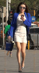 性感高跟鞋的超短裙美腿骚货