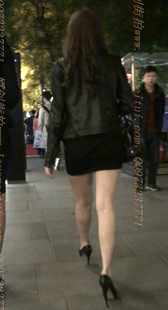 黑色包臀的超高跟美腿骚货