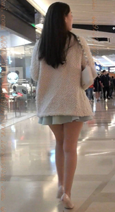 白色高跟的肉丝美腿少妇