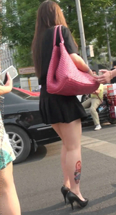 黑色超短裙的高跟丰满MM