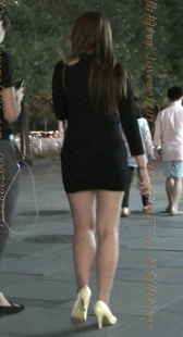 白色高跟黑色包臀的丰满MM