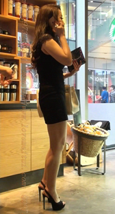 黑色包臀凉高跟的锋芒巨乳少妇