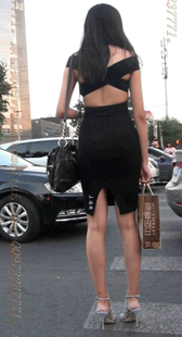 黑色包臀的长腿凉高跟性感身材小姐姐