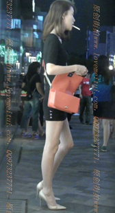 金色性感高跟的美腿MM