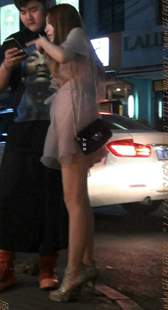 粉色超短纱裙的凉高跟美腿MM