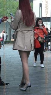 银色高跟的肉丝少妇