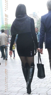 黑色高靴的黑丝丰满少妇