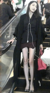 性感高跟鞋的美腿小姐