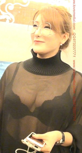 透明黑纱的爆乳小姐姐有点小骚哦