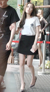 性感高跟鞋的美腿超短裙小姐姐