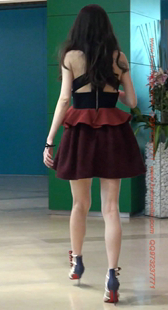 红色超短裙性感高跟的美腿小姐姐