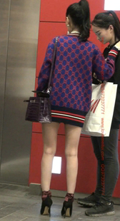 性感高跟鞋的美腿小姐姐