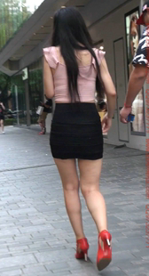黑色包臀红色高跟的丰满小姐姐