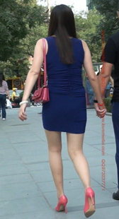 粉色高跟蓝色包臀的美腿小姐姐