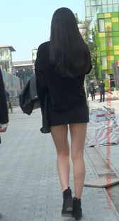 黑色超短包臀的韩国小姐姐