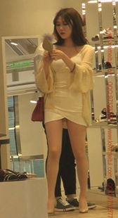 极品包臀高跟小姐姐换了身衣服