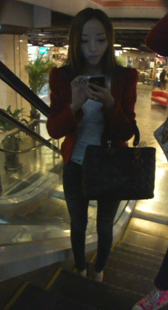 紧身蓝牛少妇身材好