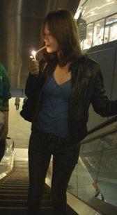 性感牛仔少妇抽烟迷人