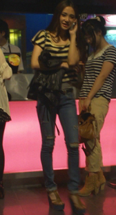 细腰宽臀紧身少妇