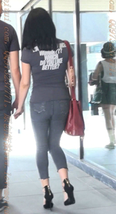 灰色紧牛细高跟的低胸少妇