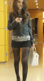 黑色丝袜紧身热裤少妇视频