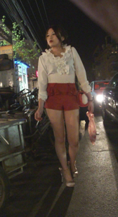 高跟长腿性感丰满少妇