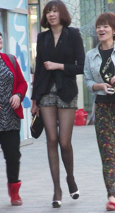 高跟黑丝小美女