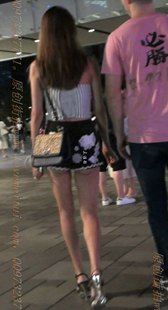 超短热裤的凉高跟MM