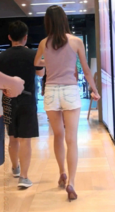 超短热裤的高跟长腿MM