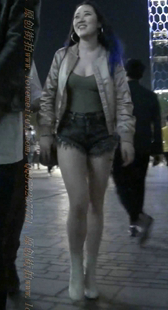 超短热裤的美腿小姐姐和老外约会