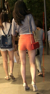 红色超短紧热裤翘臀小姐姐PP太性感了