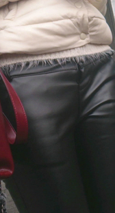 超性感皮裤少妇三角区