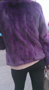 等车大屁股包臀成熟少妇