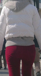 街拍红紧圆臀少妇