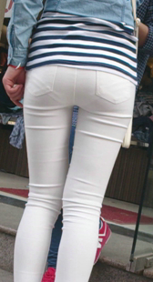 长腿白紧布裤内痕明显