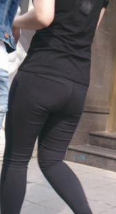 大屁股黑裤少妇视频