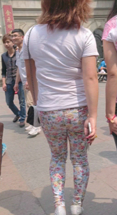 花裤高跟小少妇