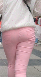 粉裤大屁股夹这么紧