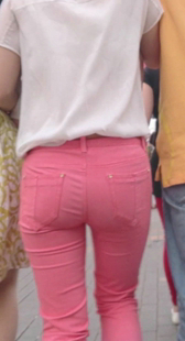 大屁股红紧布裤